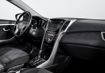 Подержанный автомобиль Hyundai i30 Hatchback 2014 года (9 фото)