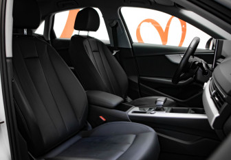 Подержанный автомобиль Audi A4 Sedan 2021 года (31 фото)