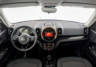 Подержанный автомобиль MINI Countryman 2021 года (14 фото)