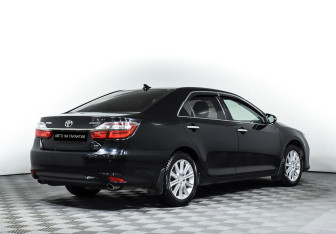 Подержанный автомобиль Toyota Camry Sedan 2016 года (5 фото)