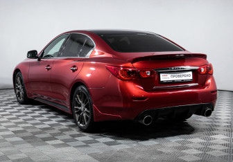 Подержанный автомобиль Infiniti Q50 2015 года (7 фото)