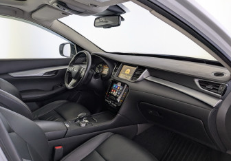 Подержанный автомобиль Infiniti QX50 2019 года (11 фото)