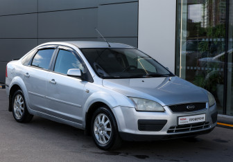 Подержанный автомобиль Ford Focus Sedan 2007 года (3 фото)