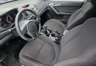 Подержанный автомобиль Kia Cerato Sedan 2012 года (9 фото)