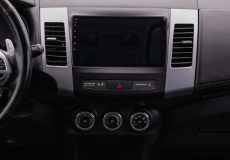 Подержанный автомобиль Mitsubishi Outlander 2011 года (14 фото)