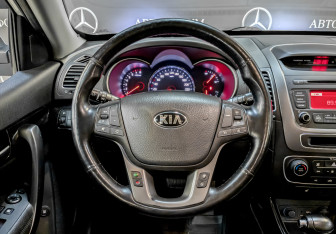 Подержанный автомобиль Kia Sorento 2018 года (21 фото)