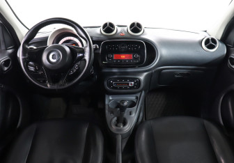 Подержанный автомобиль Smart Forfour 2016 года (12 фото)