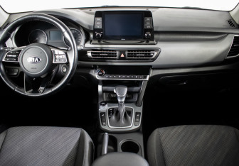 Подержанный автомобиль Kia Seltos 2020 года (11 фото)