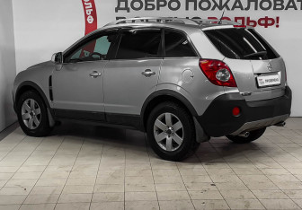 Подержанный автомобиль Opel Antara 2010 года (6 фото)