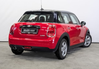 Подержанный автомобиль MINI Hatch 2019 года (5 фото)