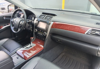 Подержанный автомобиль Toyota Camry Sedan 2014 года (11 фото)