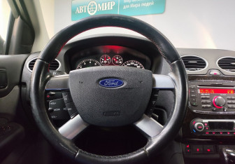 Подержанный автомобиль Ford Focus Sedan 2007 года (15 фото)