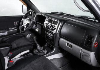 Подержанный автомобиль Mitsubishi Pajero Sport 2008 года (11 фото)