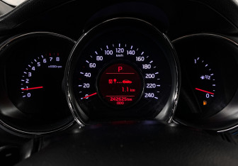 Подержанный автомобиль Kia Ceed Wagon 2013 года (13 фото)