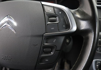 Подержанный автомобиль Citroen C4 Hatchback 2011 года (15 фото)