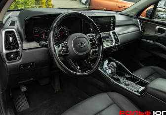 Подержанный автомобиль Kia Sorento 2020 года (16 фото)