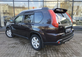 Подержанный автомобиль Nissan X-Trail 2013 года (6 фото)