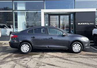 Подержанный автомобиль Renault Fluence 2011 года (4 фото)