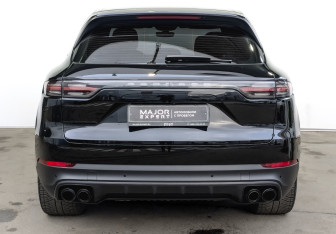 Подержанный автомобиль Porsche Cayenne 2021 года (6 фото)