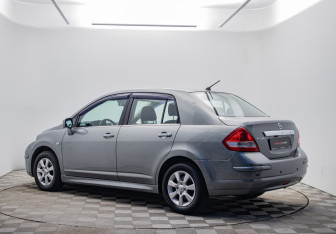 Подержанный автомобиль Nissan Tiida Sedan 2012 года (7 фото)