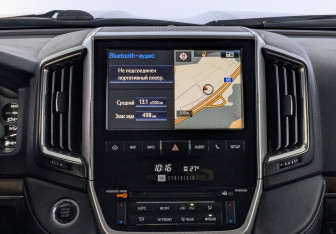 Подержанный автомобиль Toyota Land Cruiser Suv 2016 года (17 фото)