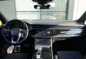 Подержанный автомобиль Audi Q7 2020 года (12 фото)