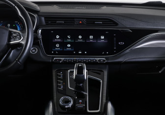 Подержанный автомобиль Geely Atlas Pro 2023 года (13 фото)
