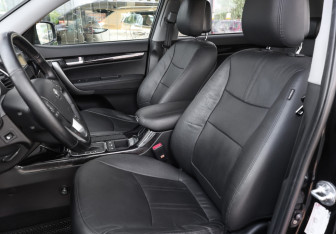 Подержанный автомобиль Kia Sorento 2014 года (15 фото)