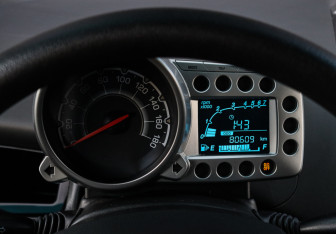 Подержанный автомобиль Chevrolet Spark 2012 года (18 фото)