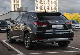 Подержанный автомобиль Lexus RX 2020 года (7 фото)