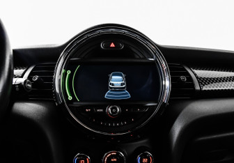 Подержанный автомобиль MINI Hatch 2017 года (32 фото)