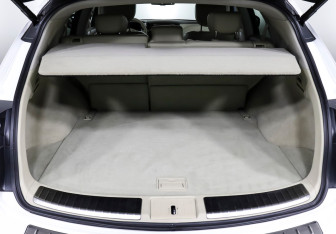 Подержанный автомобиль Infiniti QX70 2015 года (10 фото)