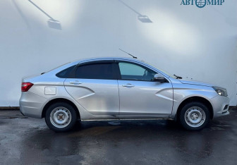 Подержанный автомобиль LADA (ВАЗ) Vesta Sedan 2017 года (4 фото)
