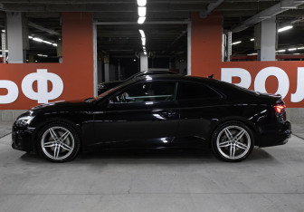 Подержанный автомобиль Audi A5 Coupe 2021 года (8 фото)