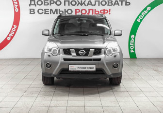 Подержанный автомобиль Nissan X-Trail 2012 года (2 фото)