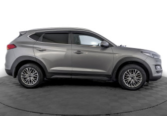 Подержанный автомобиль Hyundai Tucson 2020 года (4 фото)