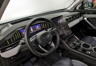 Подержанный автомобиль Geely Atlas 2024 года (13 фото)