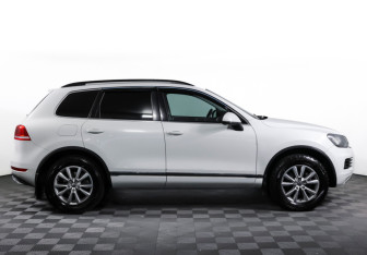 Подержанный автомобиль Volkswagen Touareg 2012 года (4 фото)
