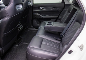 Подержанный автомобиль Changan UNI-K 2023 года (11 фото)