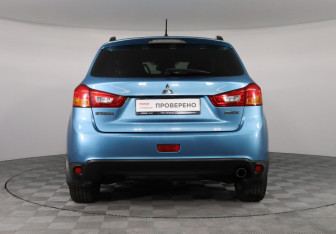 Подержанный автомобиль Mitsubishi ASX 2014 года (6 фото)