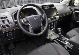 Подержанный автомобиль Toyota Land Cruiser Prado 2023 года (14 фото)