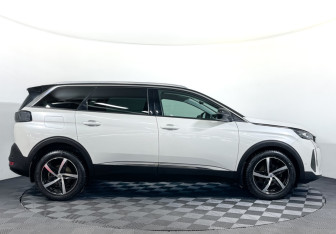 Подержанный автомобиль Peugeot 5008 Suv 2021 года (4 фото)