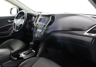 Подержанный автомобиль Hyundai Santa Fe 2016 года (7 фото)