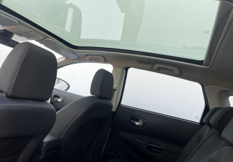 Подержанный автомобиль Nissan Qashqai+2 2011 года (12 фото)