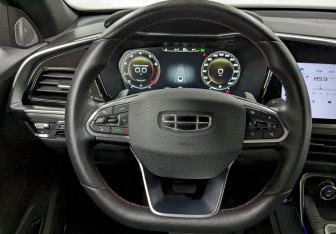 Подержанный автомобиль Geely Tugella 2023 года (25 фото)