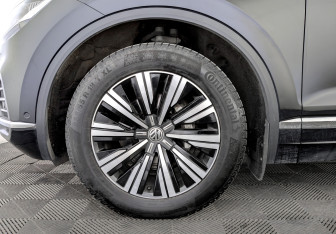 Подержанный автомобиль Volkswagen Touareg 2019 года (18 фото)