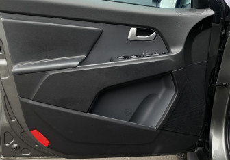 Подержанный автомобиль Kia Sportage 2012 года (10 фото)