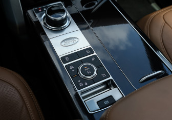 Подержанный автомобиль Land Rover Range Rover 2019 года (17 фото)