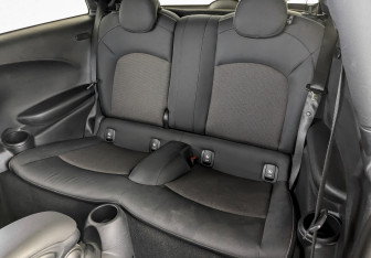 Подержанный автомобиль MINI Hatch 2019 года (12 фото)