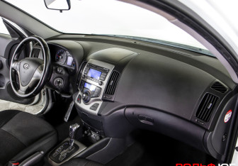 Подержанный автомобиль Hyundai i30 Hatchback 2009 года (7 фото)